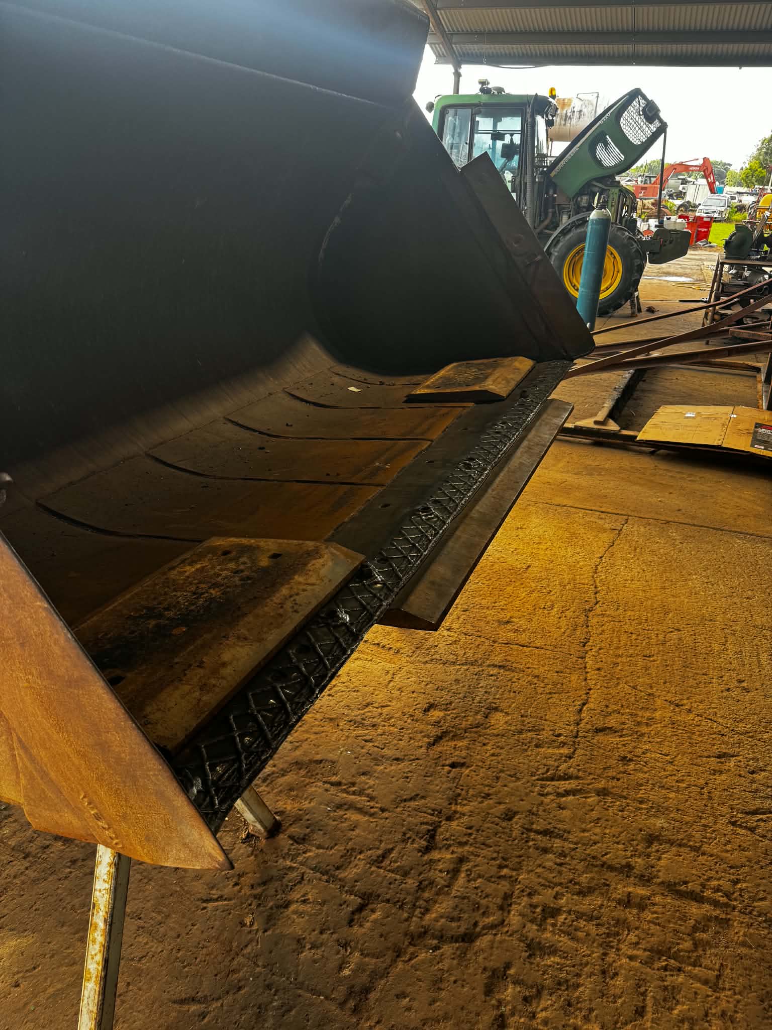 Truck bed edge reinforcement